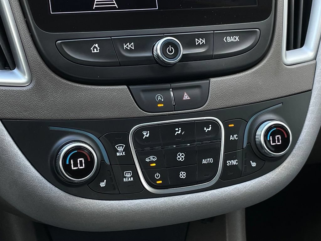 Used 2025 Chevrolet Malibu LT FWD image 18