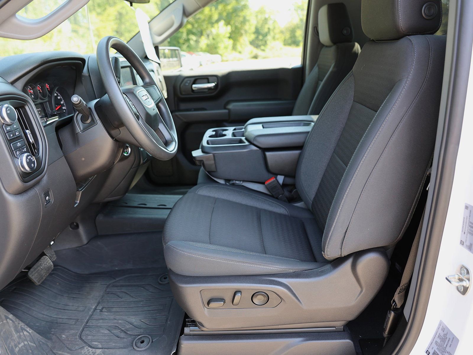 Certified 2024 GMC Sierra 1500 Pro w/ Convenience Package image 16