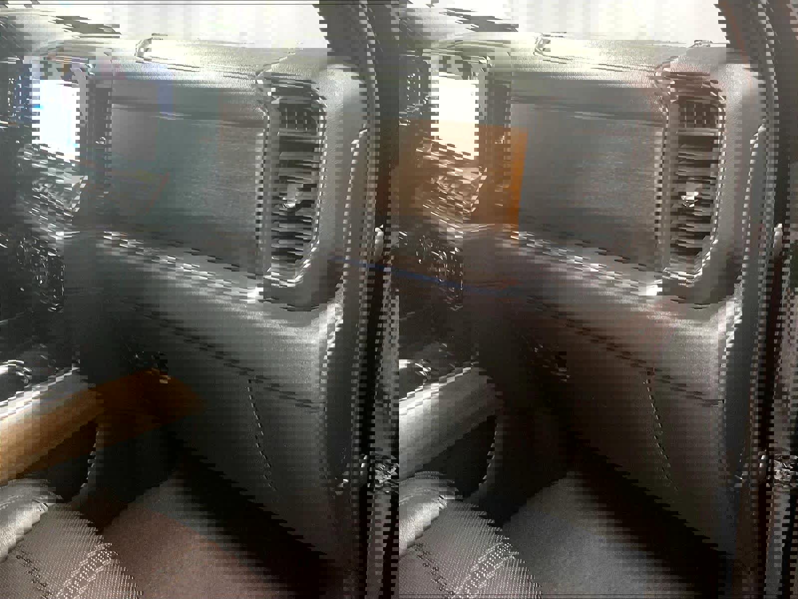 Used 2023 Chevrolet Silverado 1500 High Country w/ Technology Package image 13