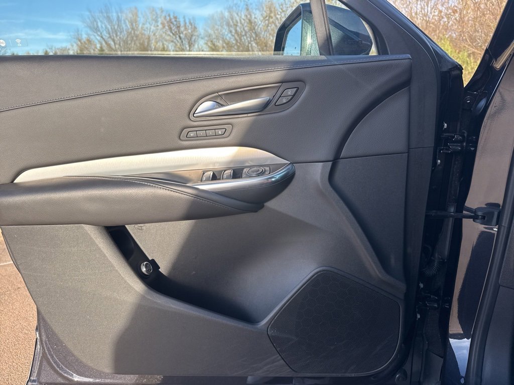 Used 2022 Cadillac XT4 Premium Luxury w/ Enhanced Visibility Package image 10