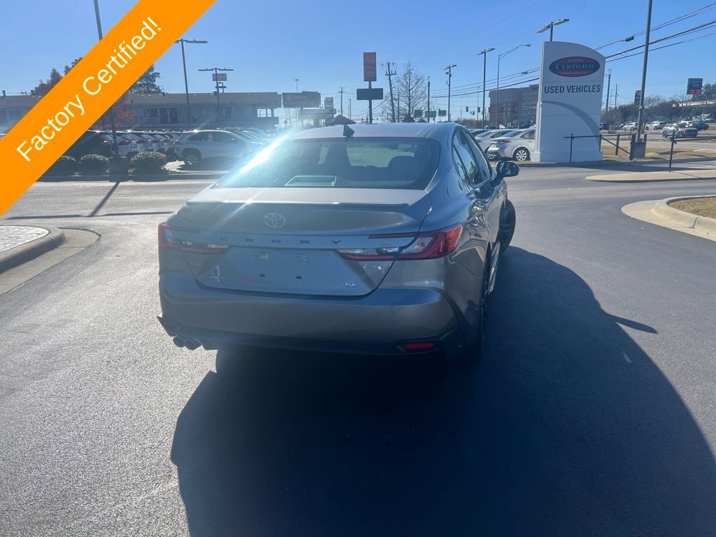 Used 2025 Toyota Camry SE image 5