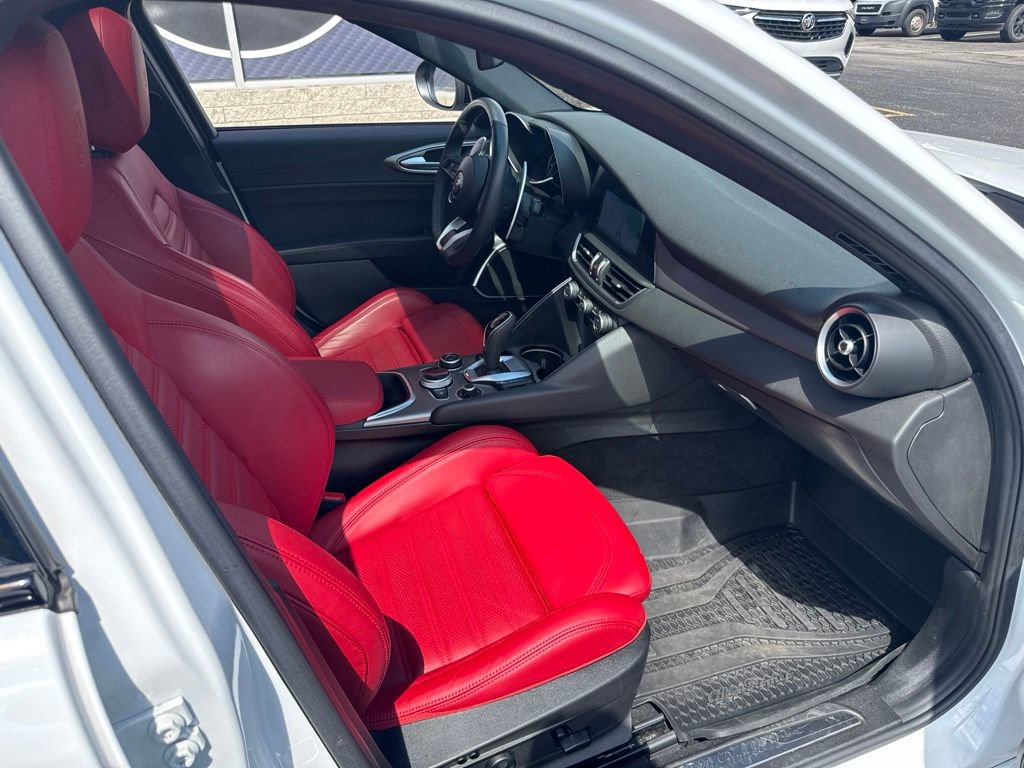 Used 2023 Alfa Romeo Giulia Veloce AWD/4WD image 64