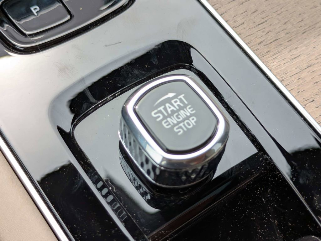 Used 2026 Volvo XC90 B6 Plus w/ Protection Package Premier AWD/4WD image 33