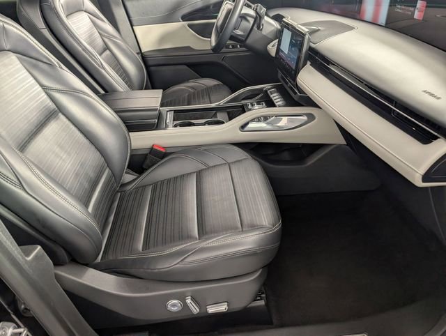 Used 2024 Lincoln Nautilus Reserve image 31