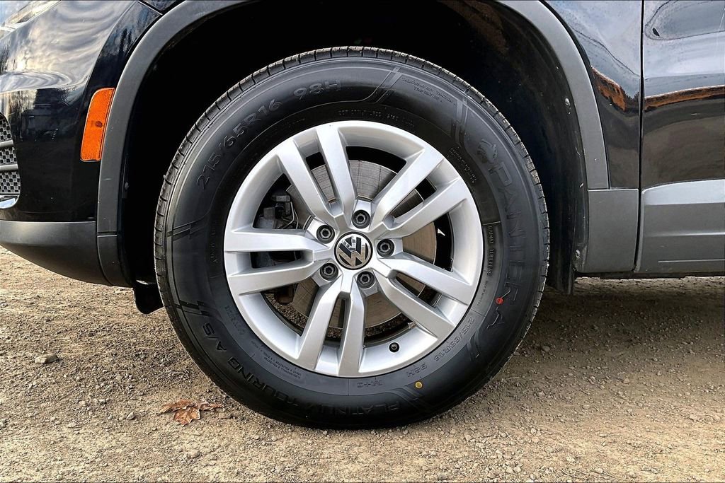Used 2017 Volkswagen Tiguan S AWD/4WD image 12