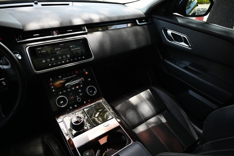 Used 2018 Land Rover Range Rover Velar S AWD/4WD image 32