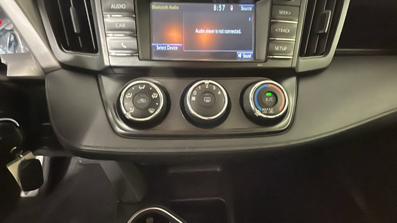Used 2017 Toyota RAV4 LE AWD/4WD image 21