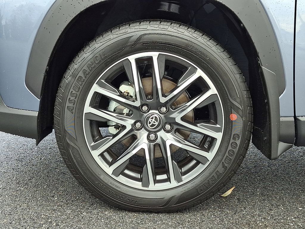 New 2026 Toyota Corolla Cross XLE w/ Convenience Package image 17