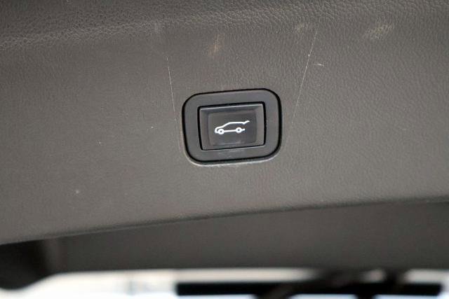 Used 2023 Buick Enclave Essence w/ Experience Buick Package FWD image 11