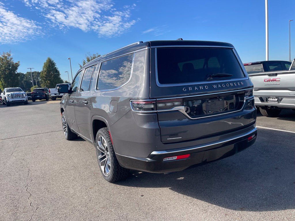 Used 2023 Jeep Grand Wagoneer L Series III w/ Rear Seat Video Group 1 AWD/4WD image 8