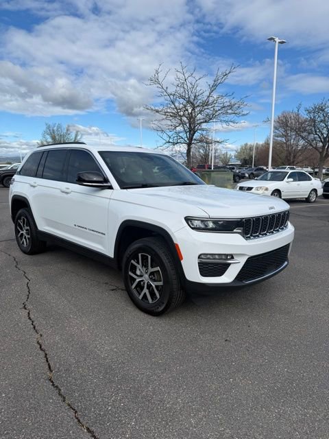 Used 2024 Jeep Grand Cherokee Limited image 4