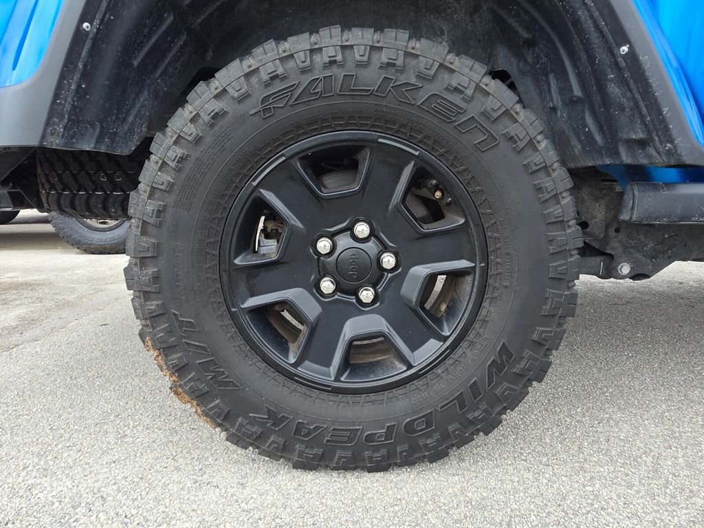 Used 2022 Jeep Gladiator Mojave w/ Cold Weather Group image 15