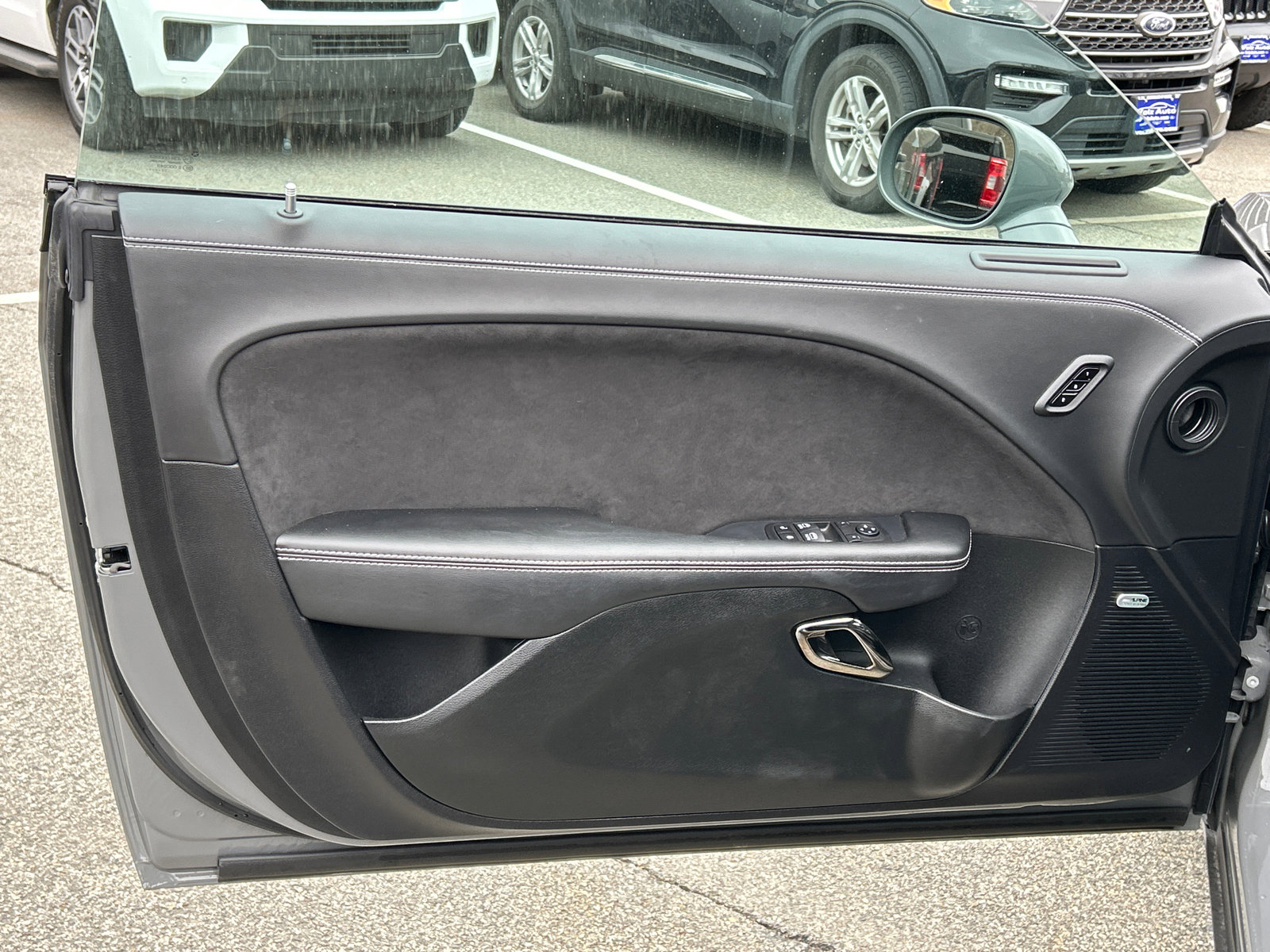 Used 2023 Dodge Challenger SRT Hellcat w/ Driver Convenience Group image 9