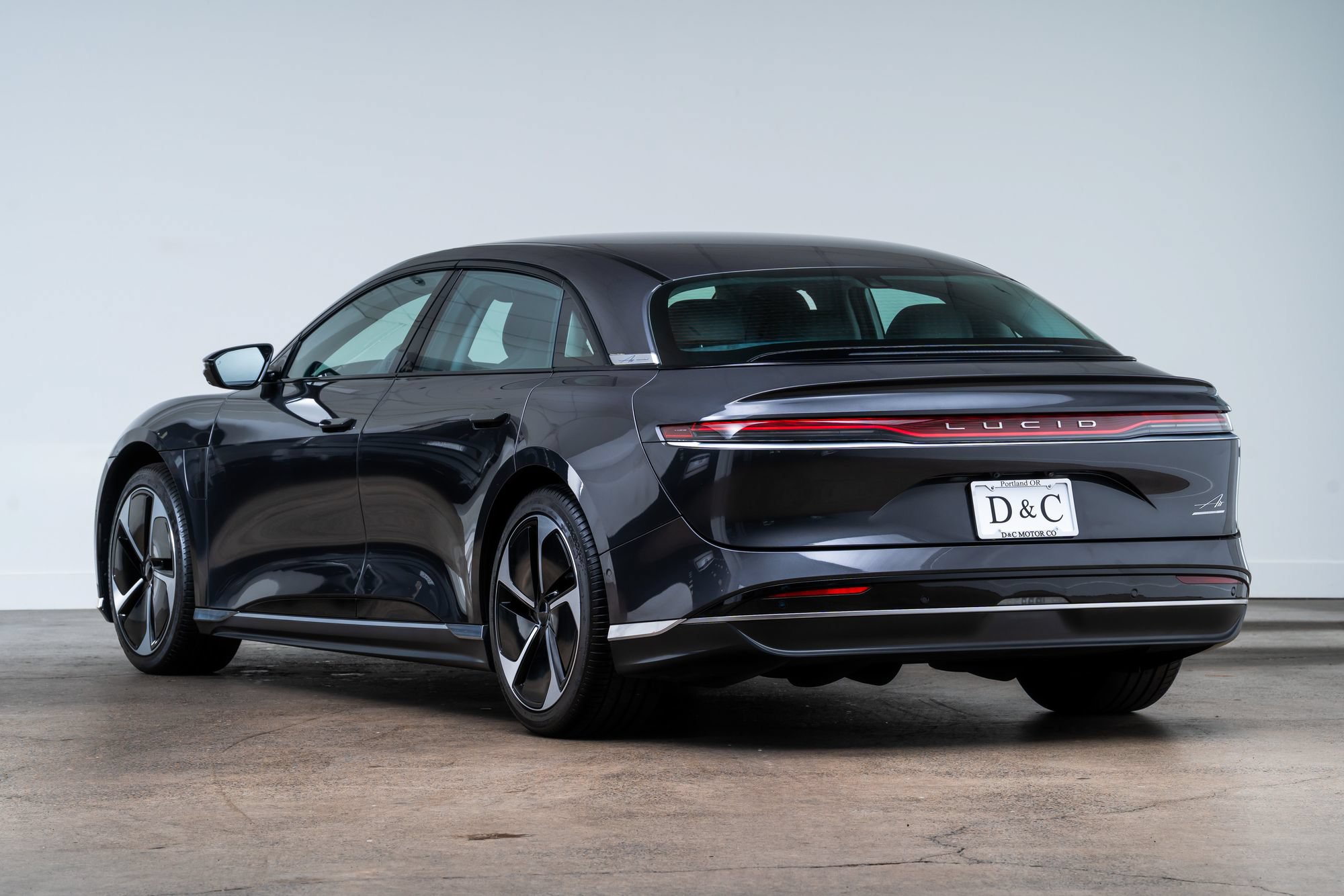Used 2025 Lucid Air Touring AWD/4WD image 5
