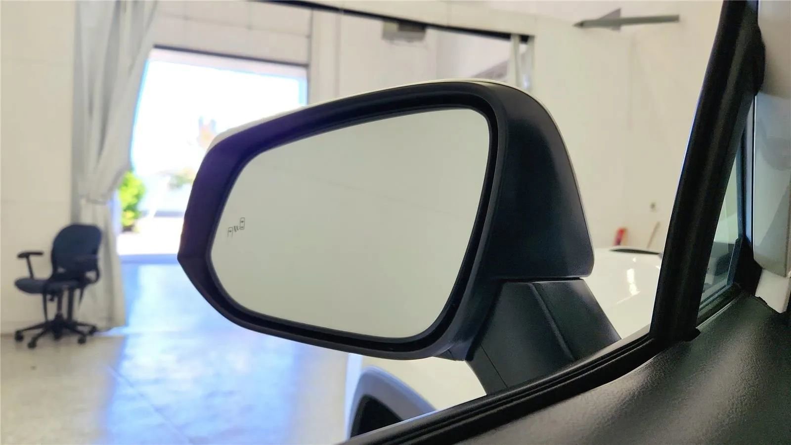 Used 2023 Toyota RAV4 XLE AWD/4WD image 28