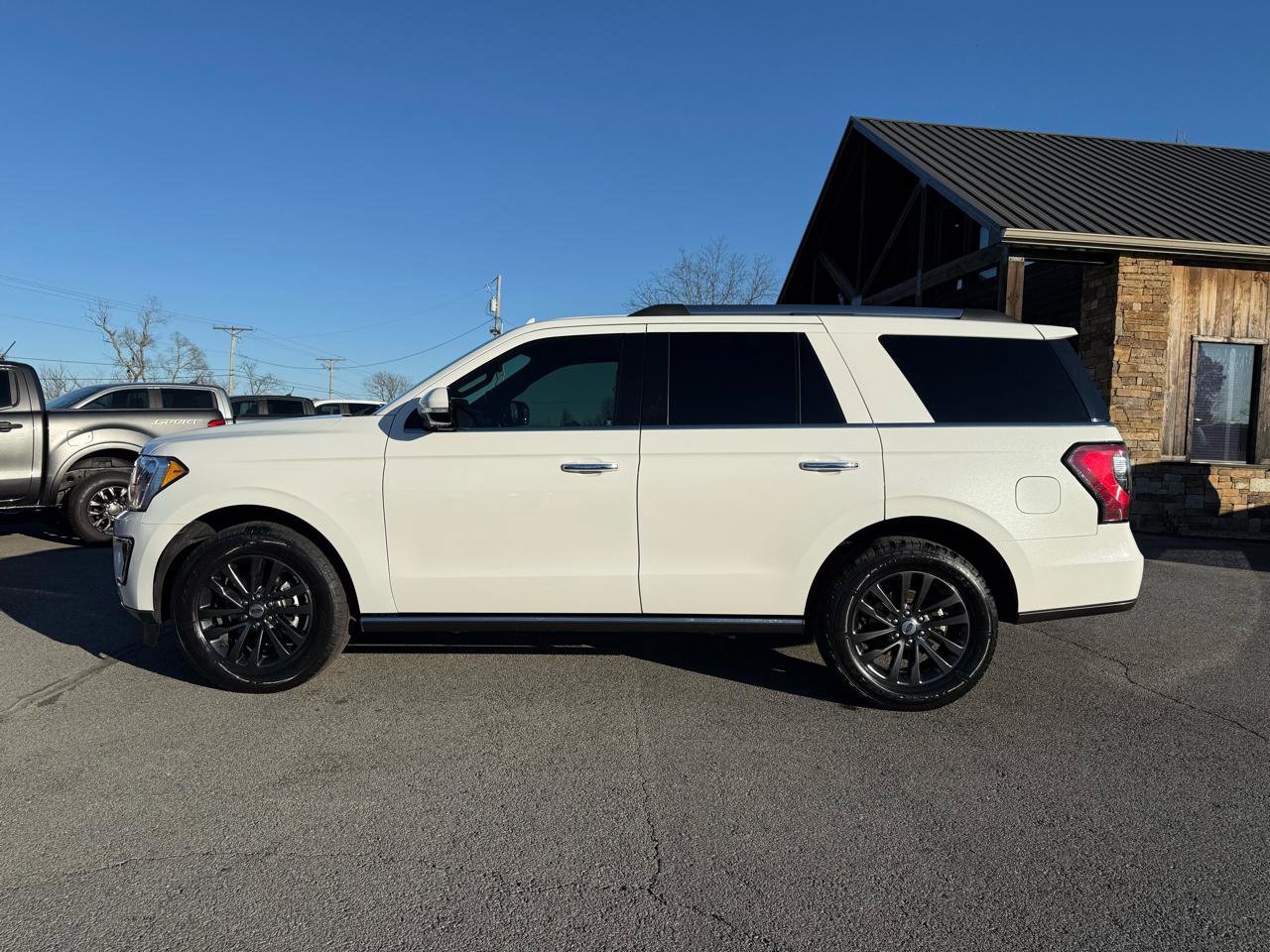 Used 2021 Ford Expedition Limited image 3