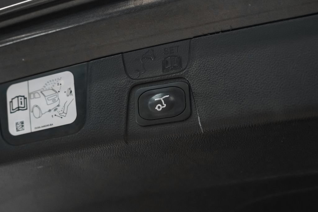 Used 2015 Ford C-MAX Energi SEL w/ Equipment Group 302A FWD image 51