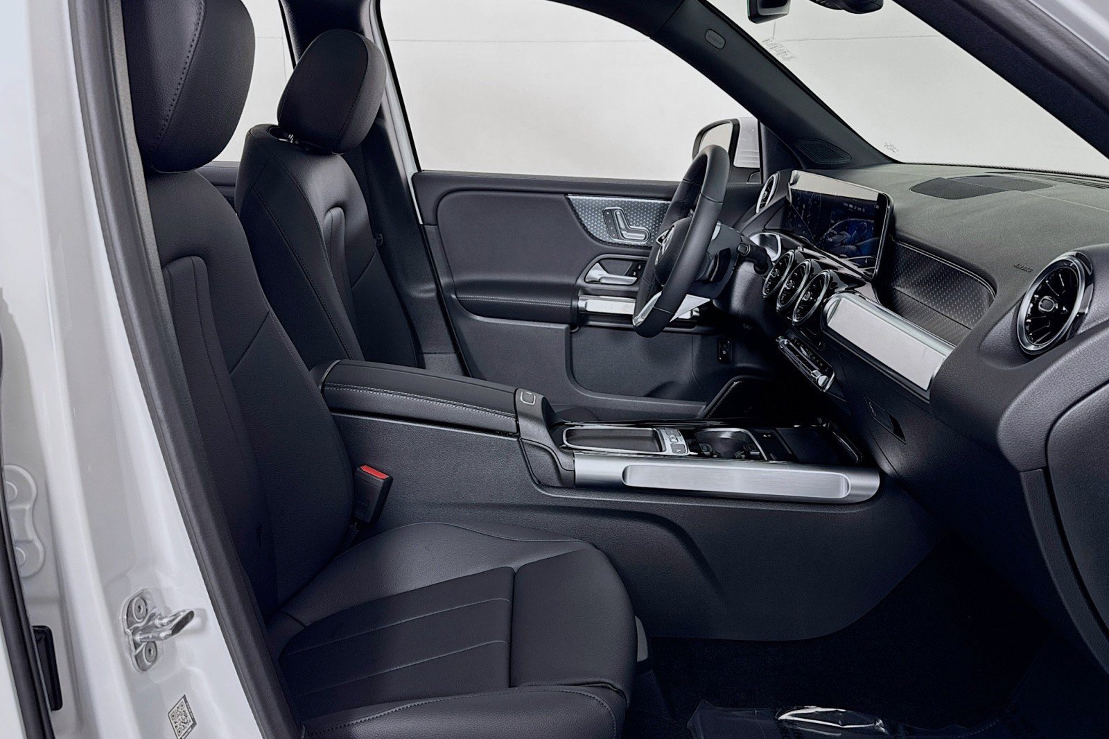 New 2026 Mercedes-Benz GLB 250 image 6