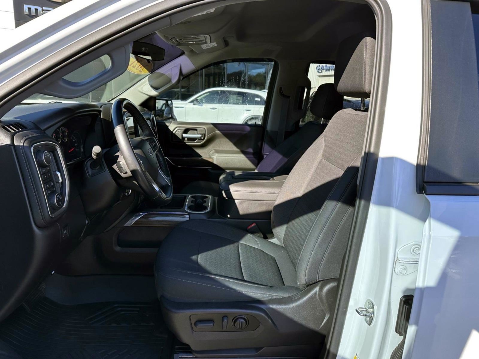 Used 2021 Chevrolet Silverado 1500 LT Trail Boss w/ Bed Protection Package AWD/4WD image 11