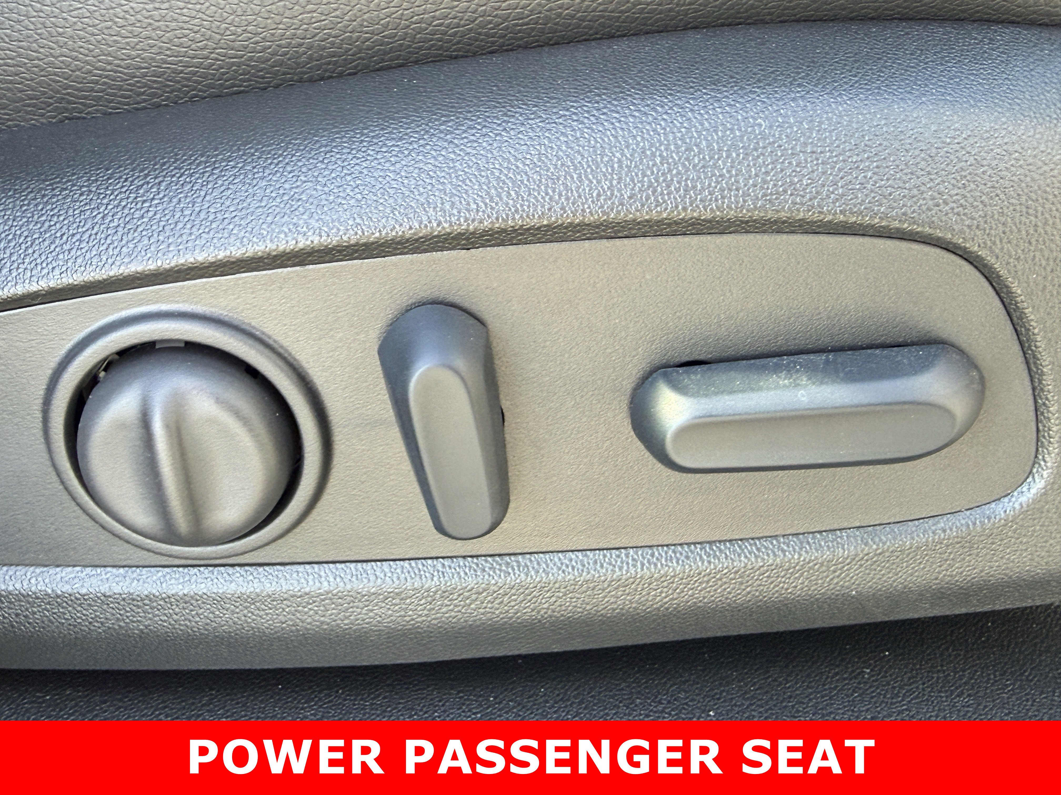 Used 2024 Chevrolet Equinox Premier image 18