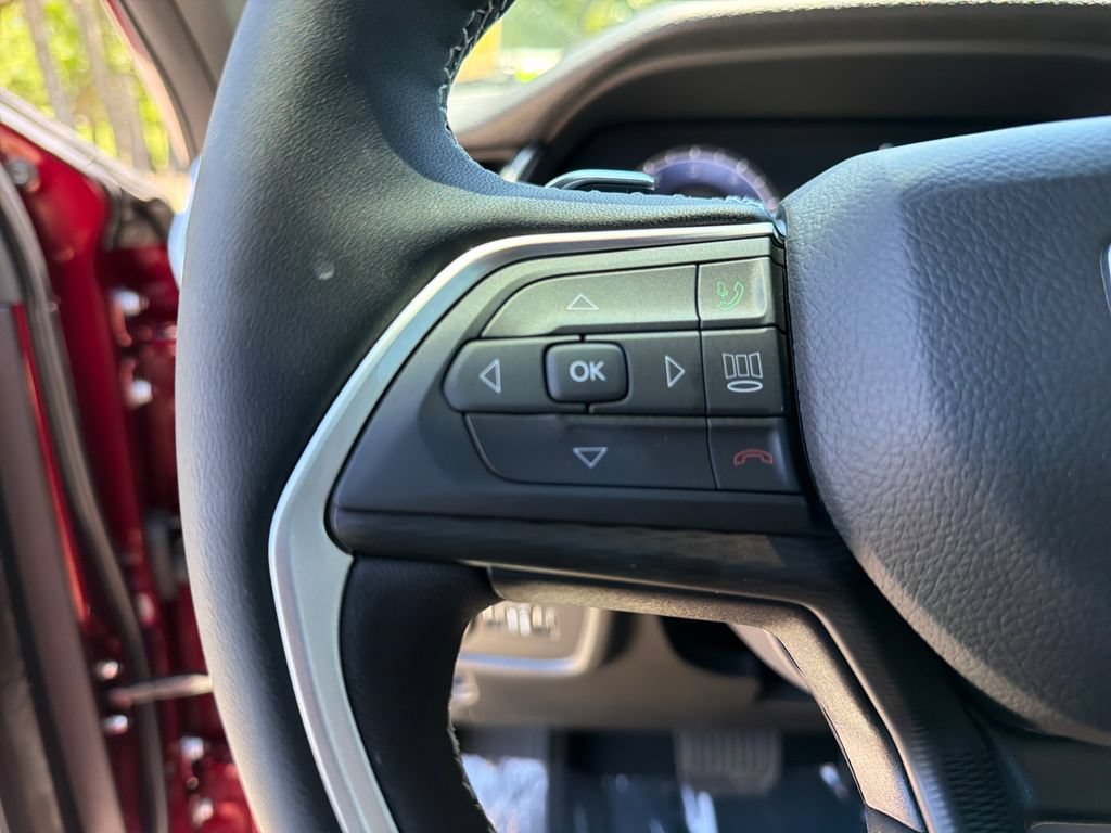 Used 2025 Jeep Grand Cherokee Altitude RWD image 22