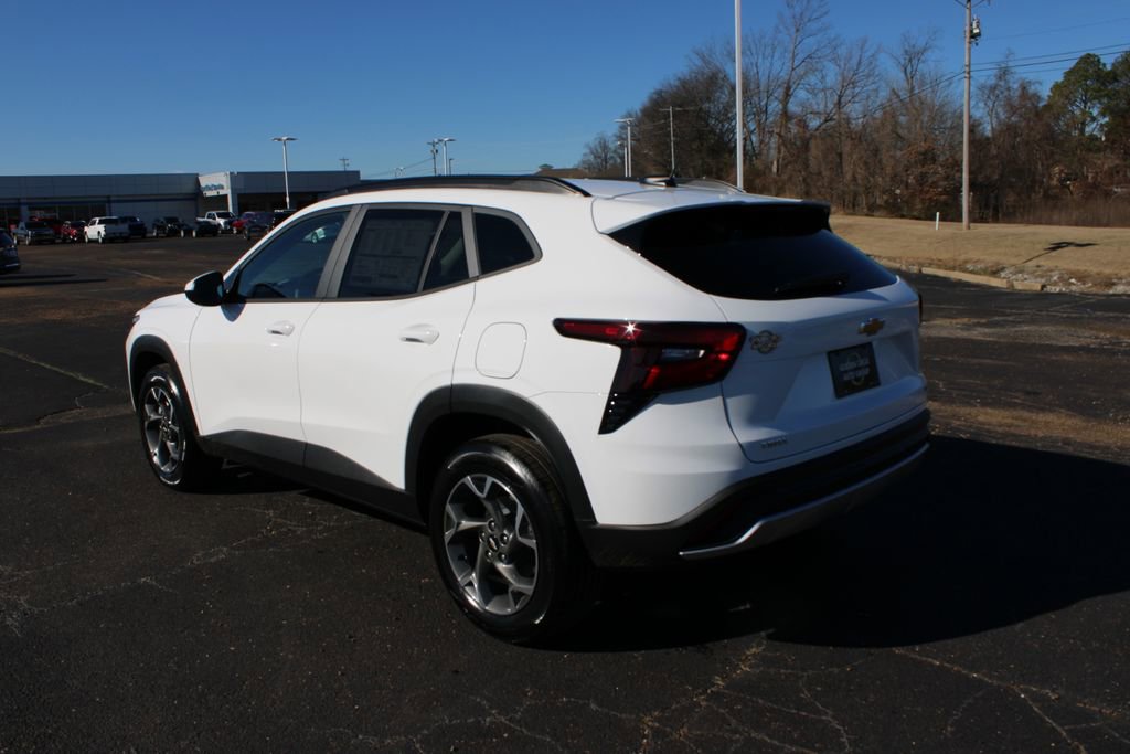 New 2026 Chevrolet Trax LT w/ Sunroof Package image 7