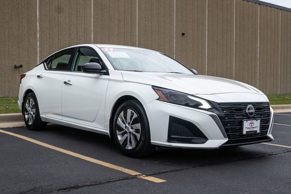 Used 2024 Nissan Altima 2.5 S image 4