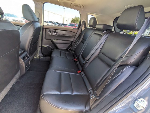 Used 2023 Nissan Rogue SL FWD image 15