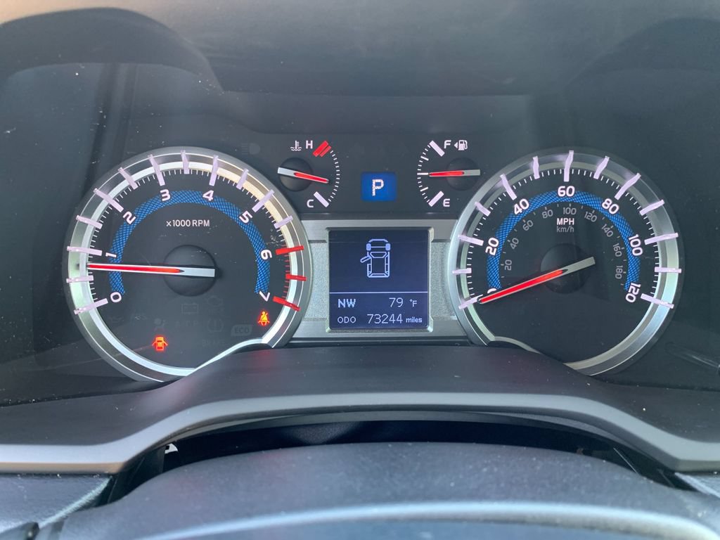 Used 2018 Toyota 4Runner TRD Off-Road AWD/4WD image 28