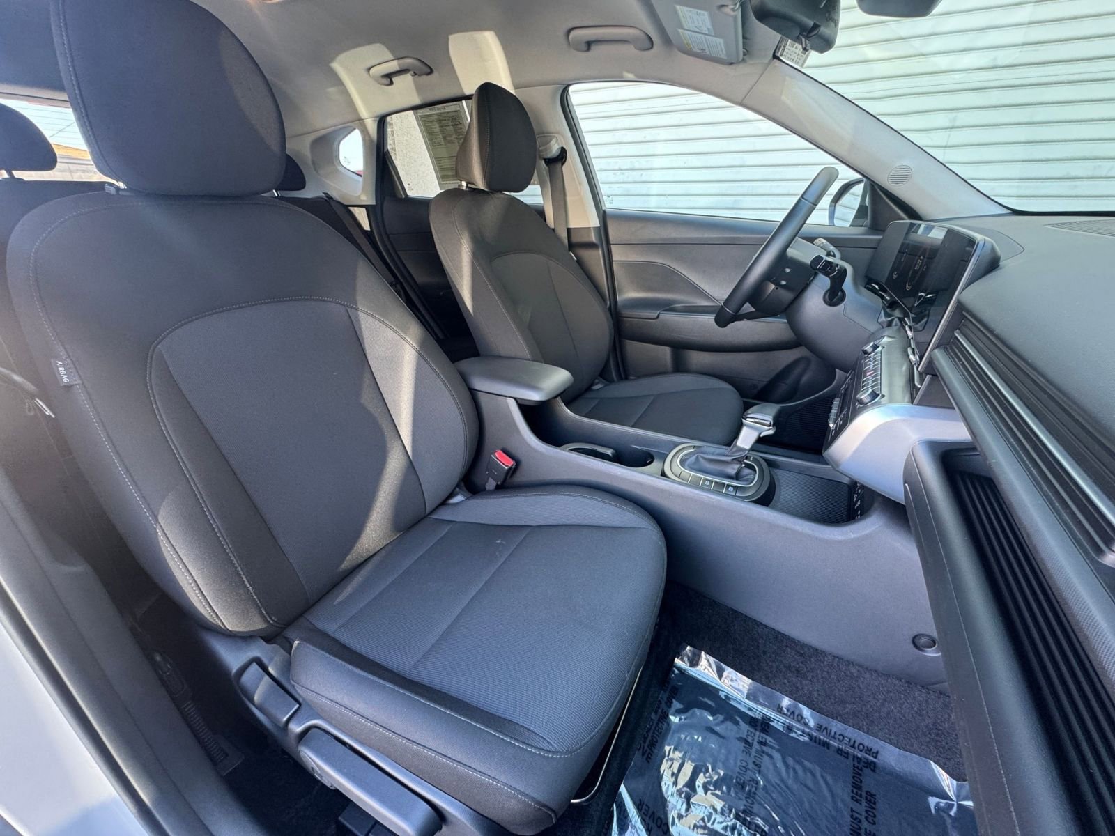 Used 2025 Hyundai Kona SEL image 37