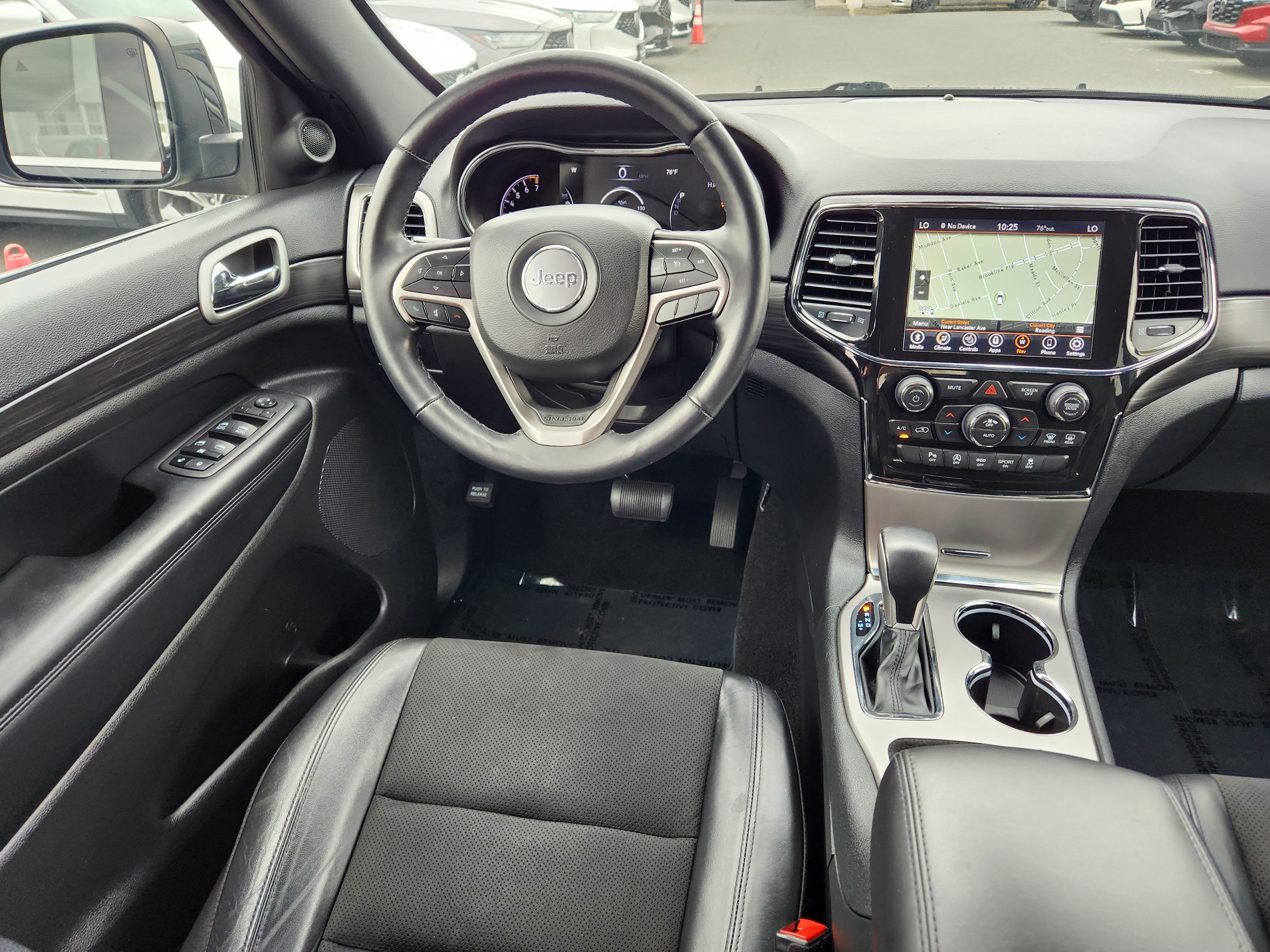 Used 2022 Jeep Grand Cherokee Laredo X AWD/4WD image 13