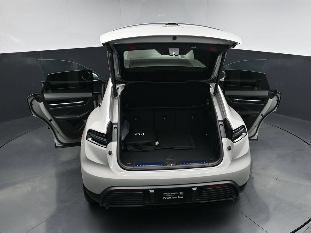 New 2026 Porsche Macan 4 Electric AWD/4WD image 37