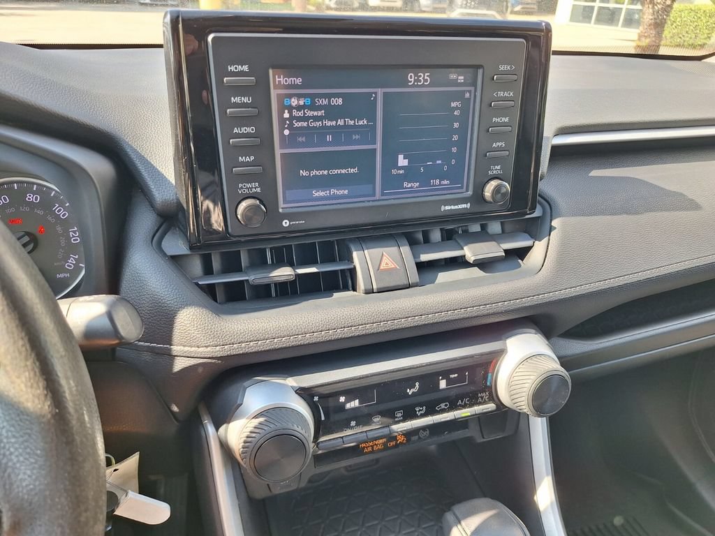 Used 2021 Toyota RAV4 LE FWD image 12