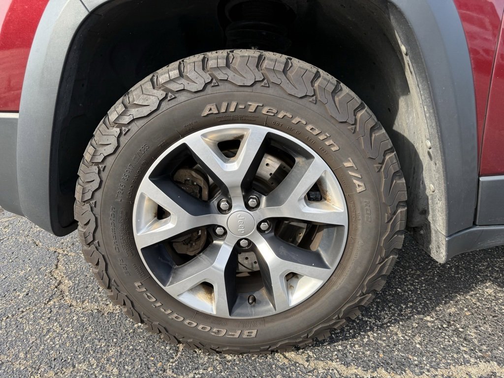 Used 2018 Jeep Cherokee Trailhawk w/ Comfort/Convenience Group image 11
