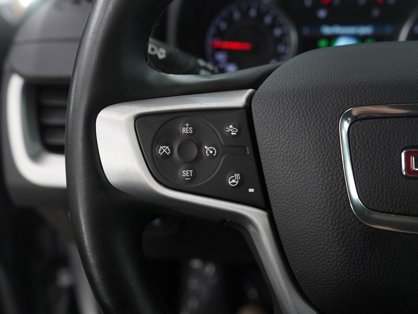 Used 2024 GMC Terrain SLT image 19