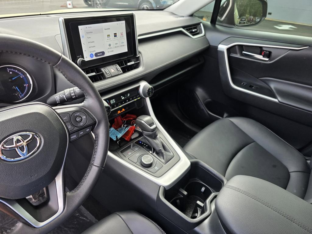 Used 2024 Toyota RAV4 XLE Premium image 21