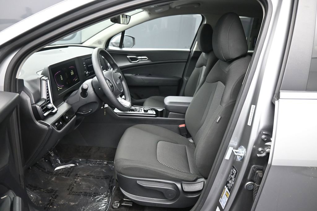 Certified 2025 Kia Sportage LX FWD image 18