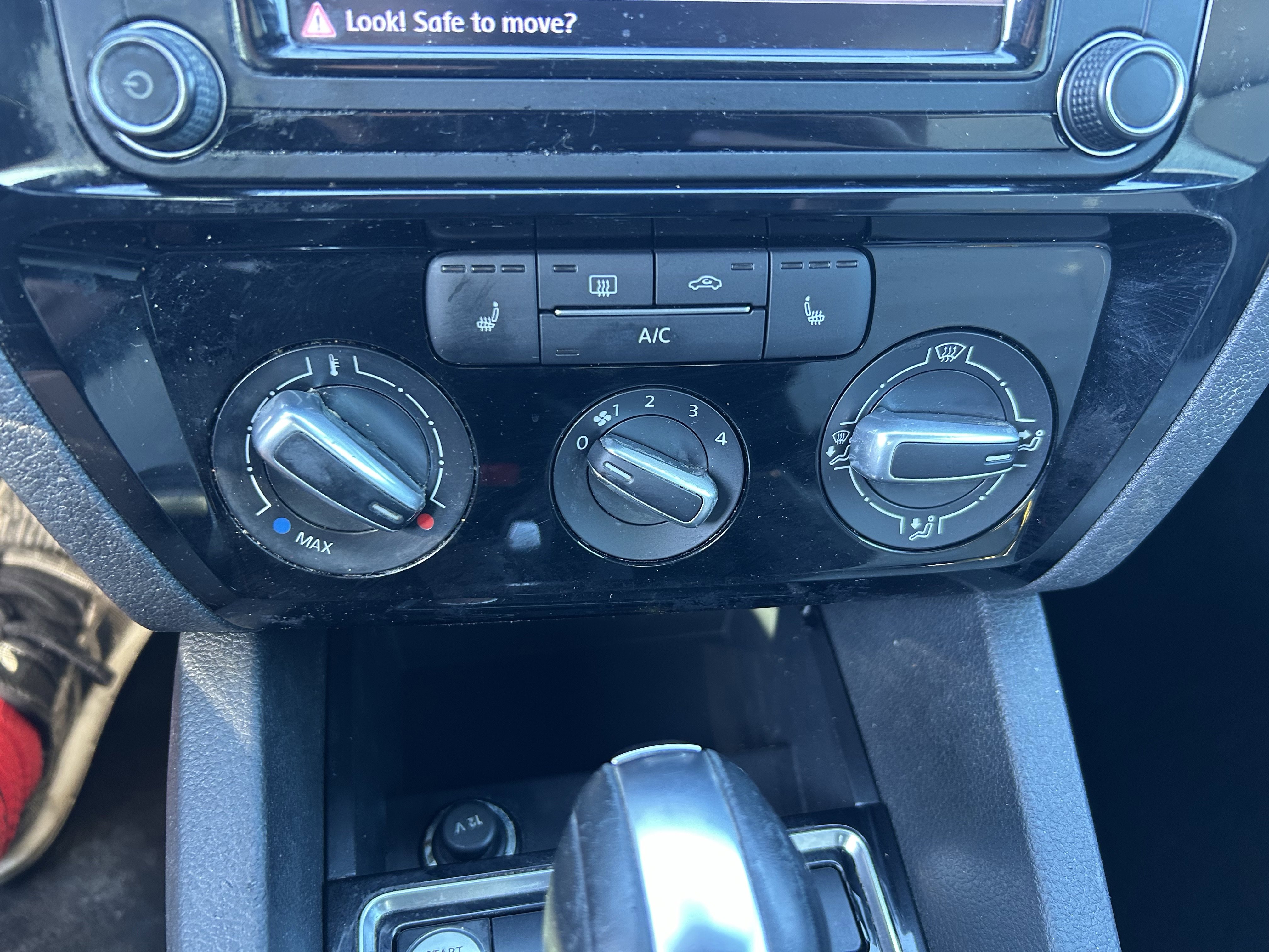 Used 2016 Volkswagen Jetta Sport image 14