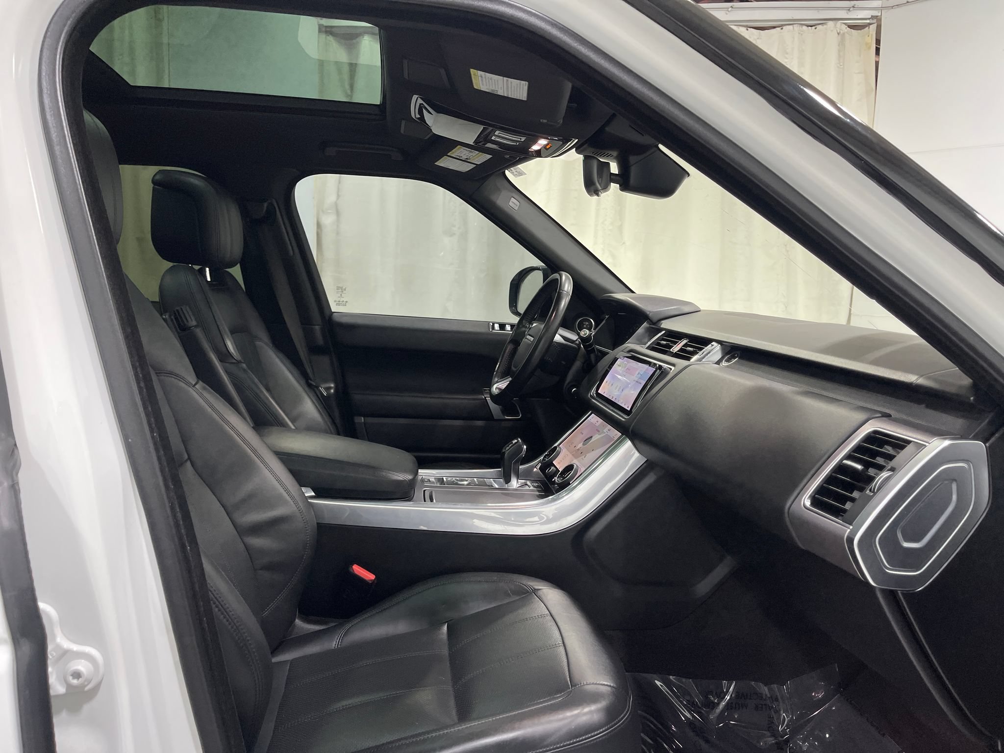 Used 2020 Land Rover Range Rover Sport HSE AWD/4WD image 32