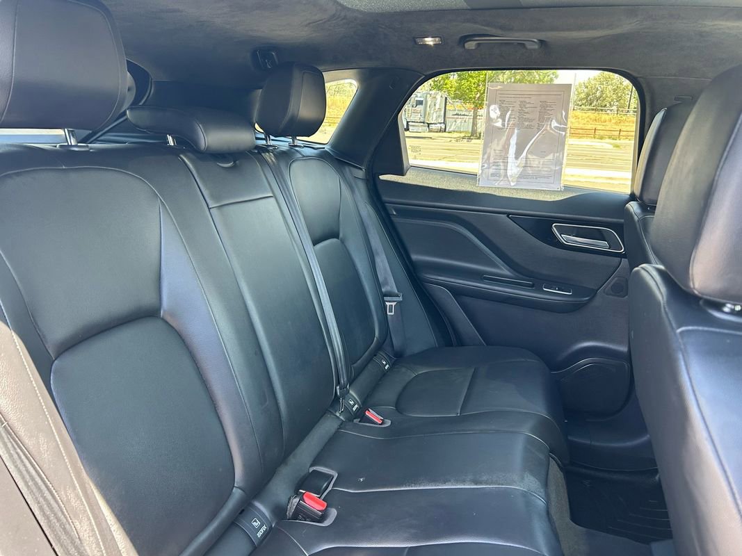 Used 2020 Jaguar F-PACE Premium image 19