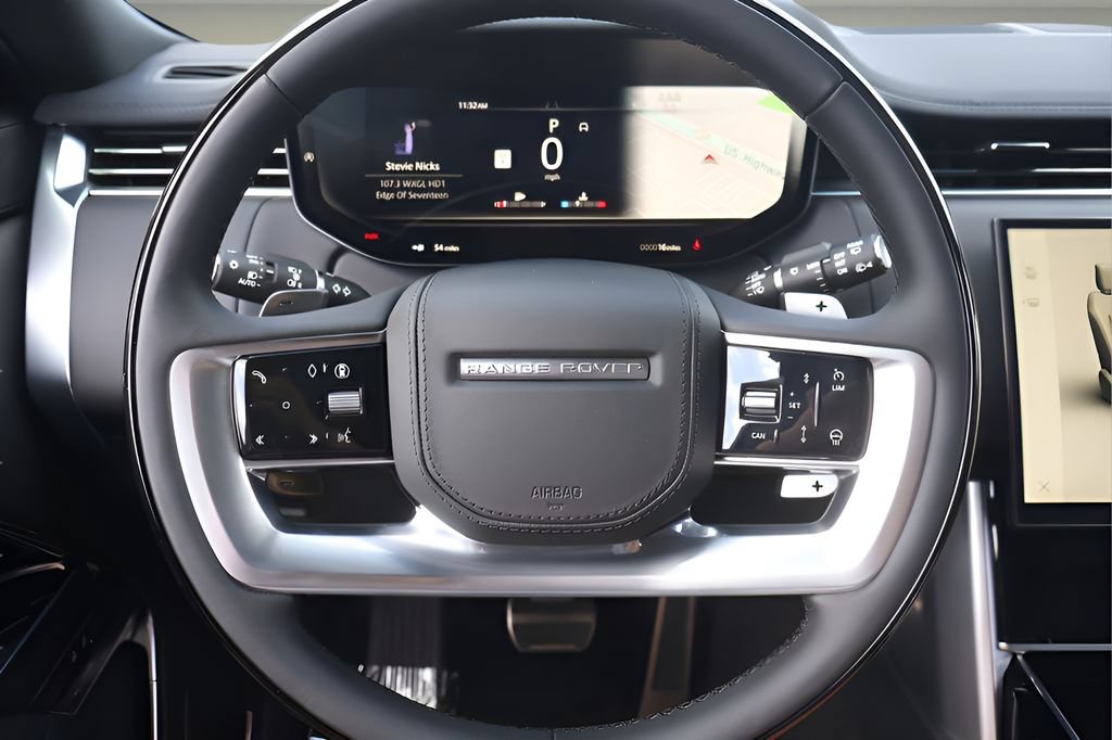 New 2026 Land Rover Range Rover Long Wheelbase SE AWD/4WD image 18