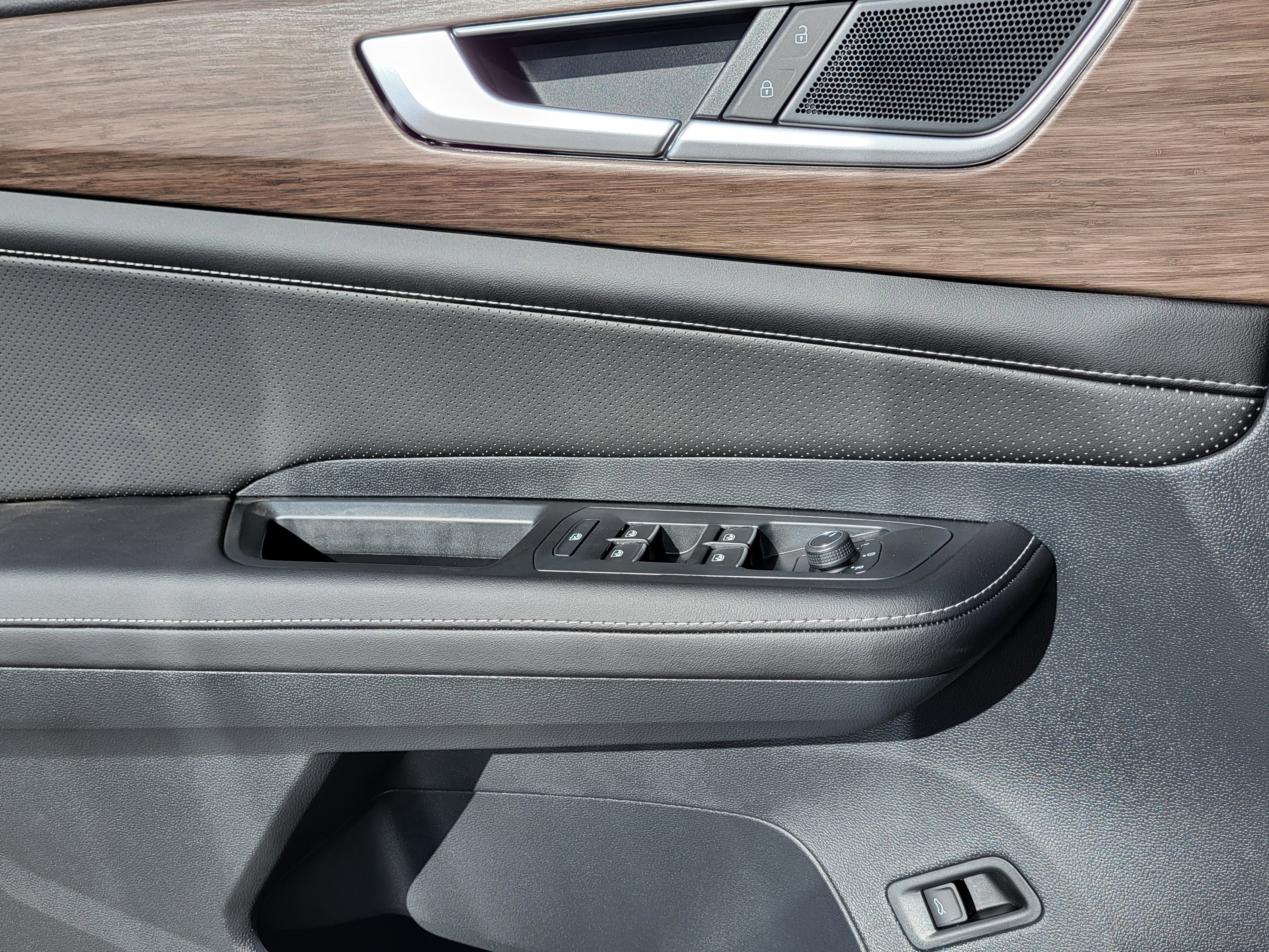 New 2026 Volkswagen Atlas SEL image 14