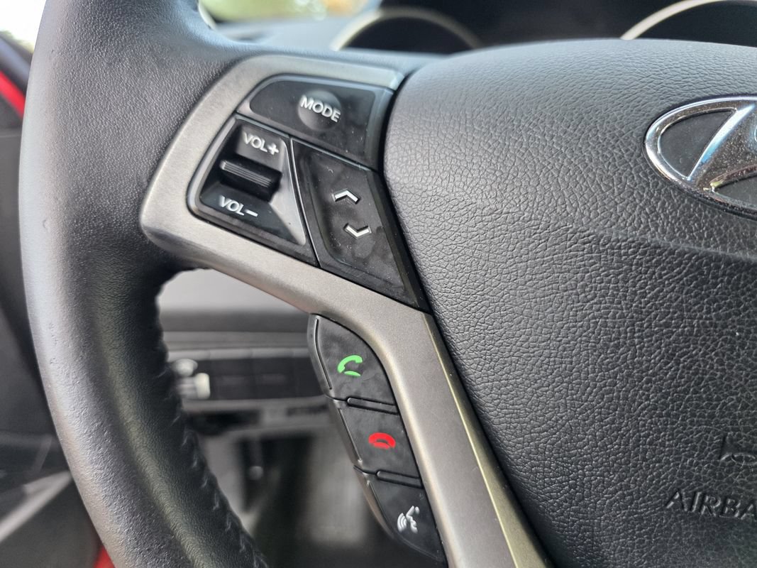 Used 2013 Hyundai Veloster w/ Style Pkg FWD image 26