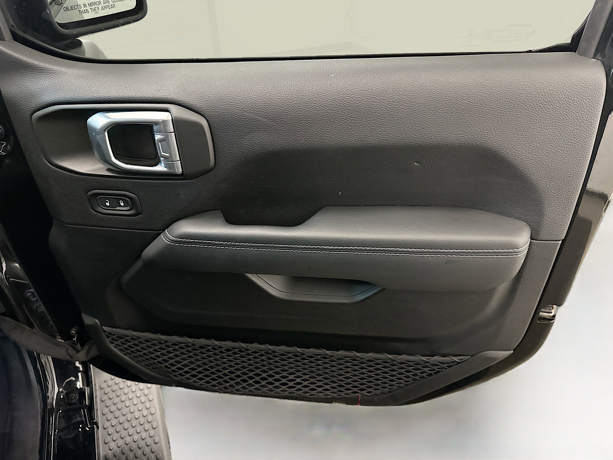 Used 2023 Jeep Wrangler Sahara image 32