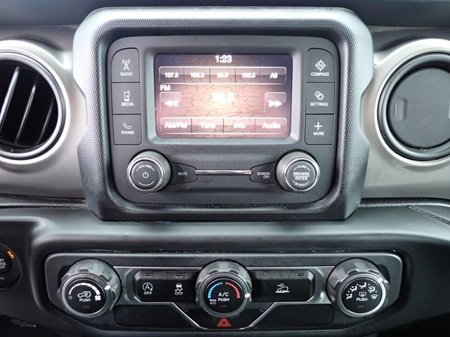 Used 2020 Jeep Gladiator Sport image 25