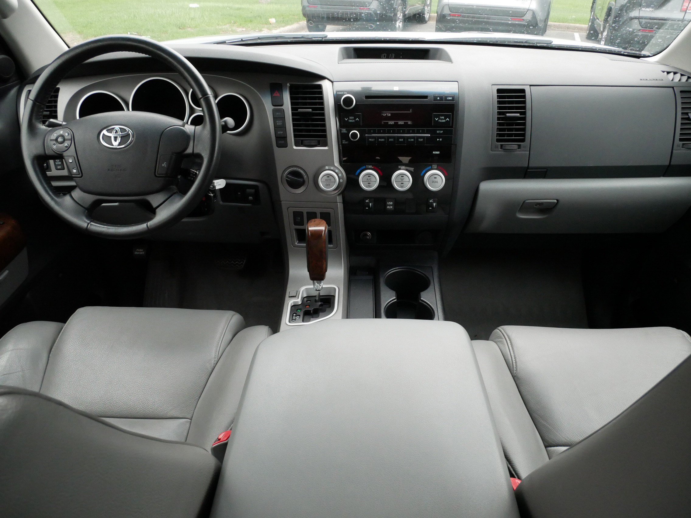 Used 2010 Toyota Tundra Limited AWD/4WD image 10