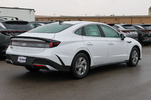 New 2026 Hyundai Sonata SE FWD image 3