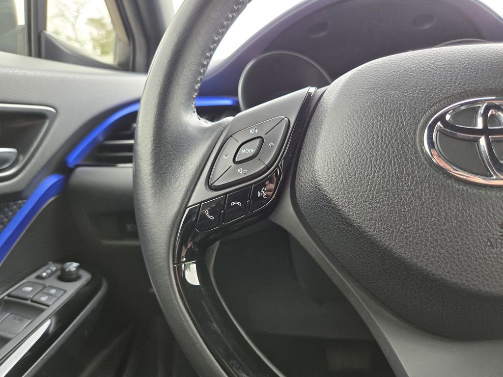 Used 2021 Toyota C-HR XLE FWD image 26