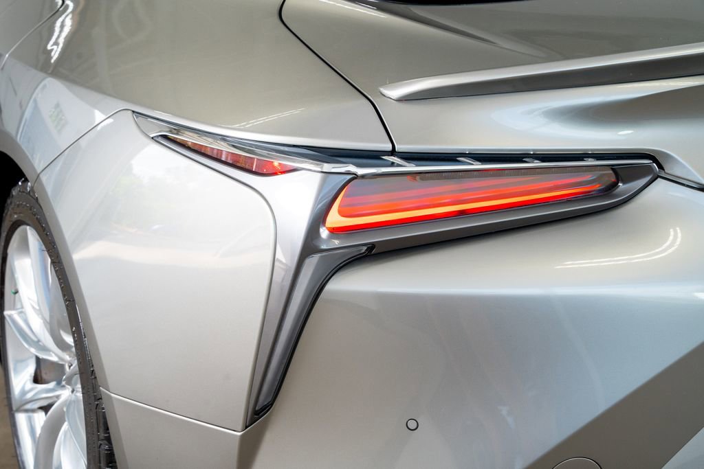 Used 2018 Lexus LC 500 Coupe w/ Touring Package RWD image 16