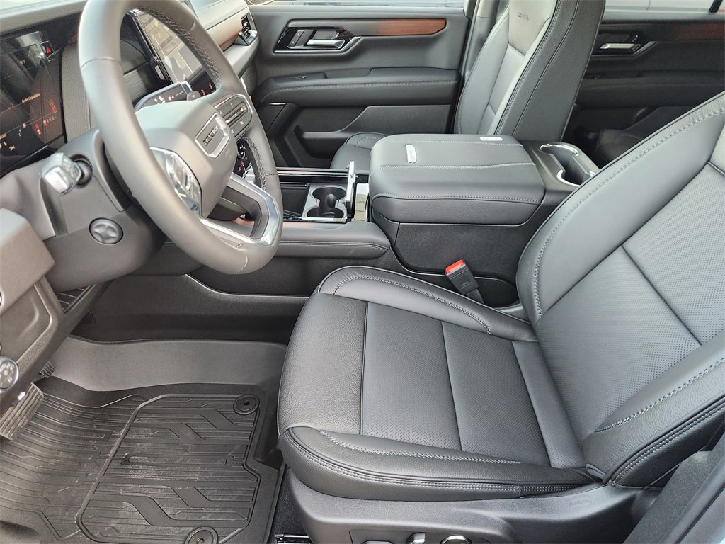 New 2026 GMC Yukon Denali w/ Sun & Power Step Package image 8